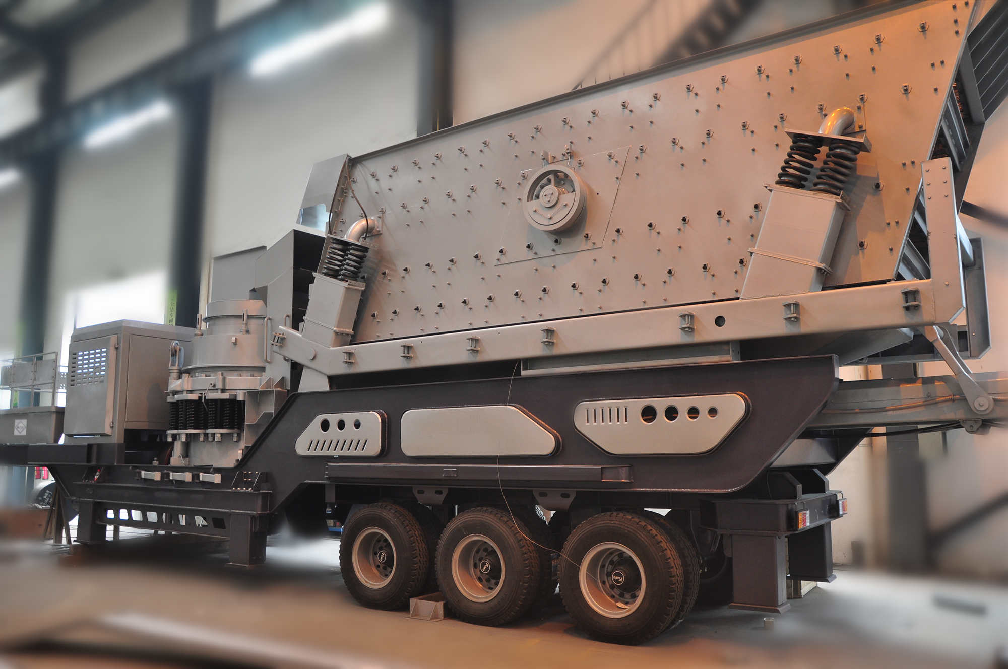 圆锥式移动破碎站